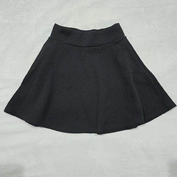 Charlotte Russe ✦ Black Textured Skater Skirt ✦ Flared Knit Mini NWT Size S - Picture 2 of 7